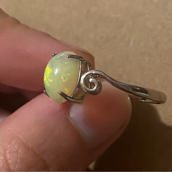 Jewelry - Opal ring